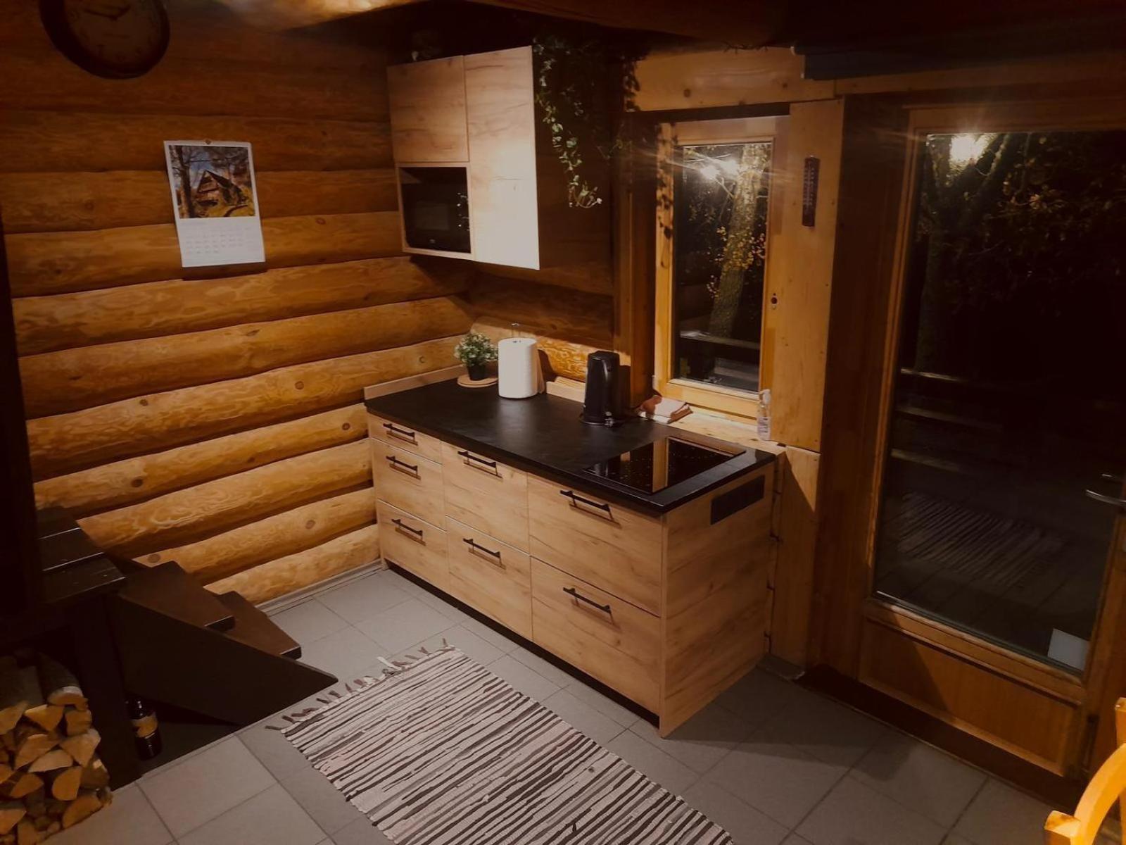 Ezerkalni Villa Raiskums Luaran gambar