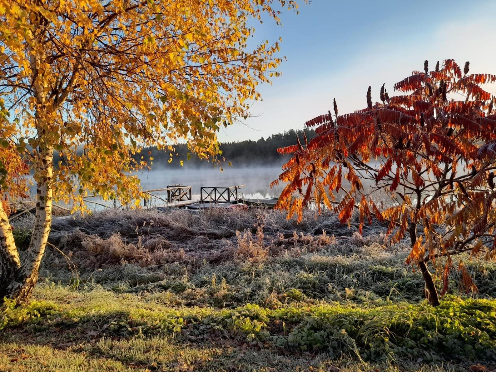 Ezerkalni Villa Raiskums Luaran gambar