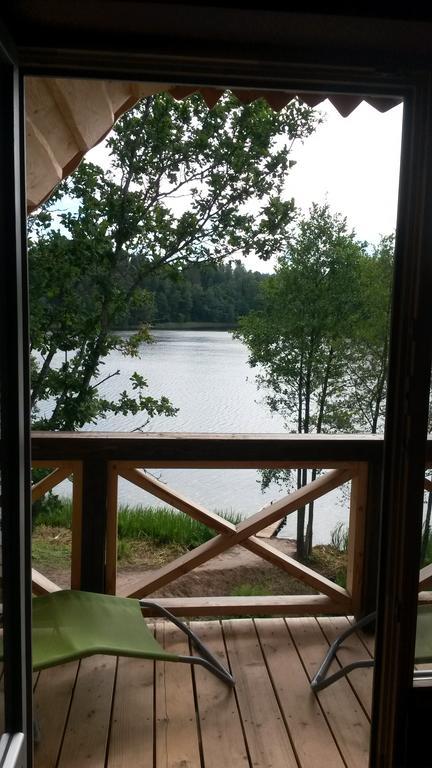 Ezerkalni Villa Raiskums Luaran gambar