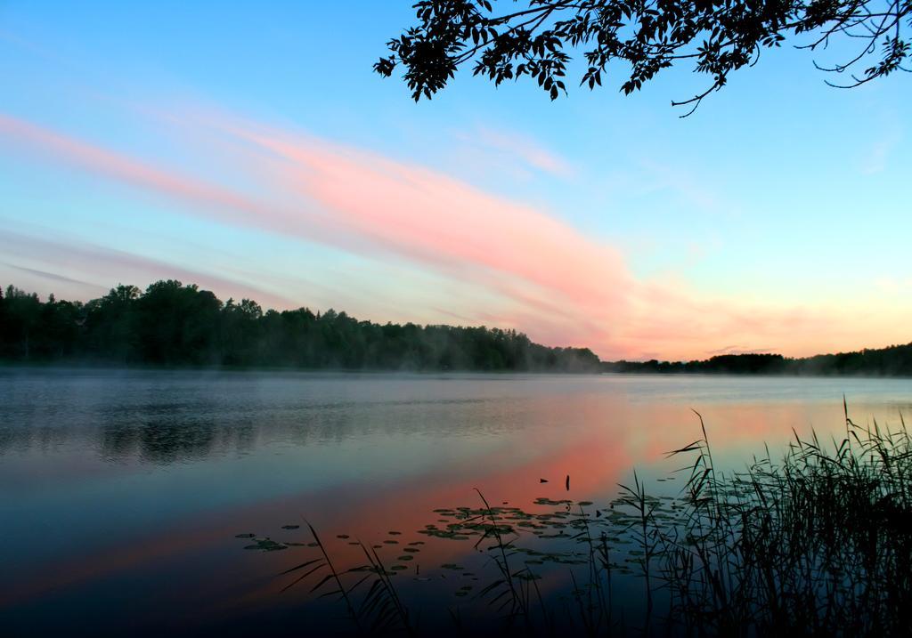 Ezerkalni Villa Raiskums Luaran gambar