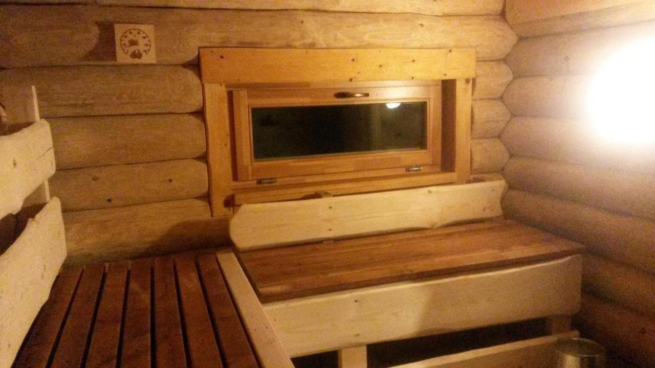 Ezerkalni Villa Raiskums Luaran gambar